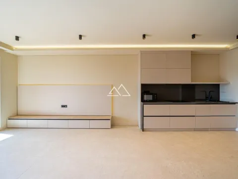 Prodaja, jednosoban stan, 45m², Centar, Tivat - image 7