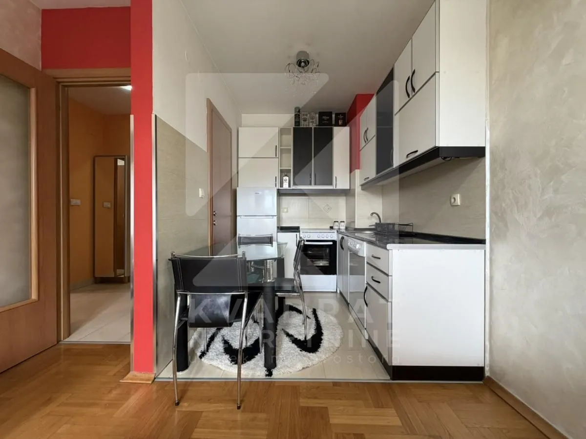Izdavanje, jednosoban stan, 37m², Stari Aerodrom, Podgorica