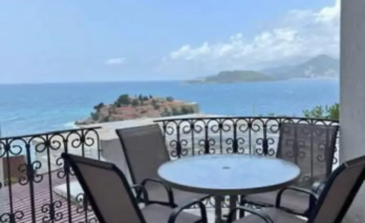 Sale, two bedroom apartment, 74m², Sveti Stefan, Budva