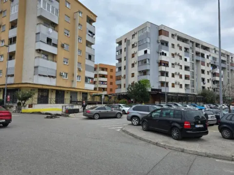 Izdavanje, dvosoban stan, 70m², Stari Aerodrom, Podgorica - image 13