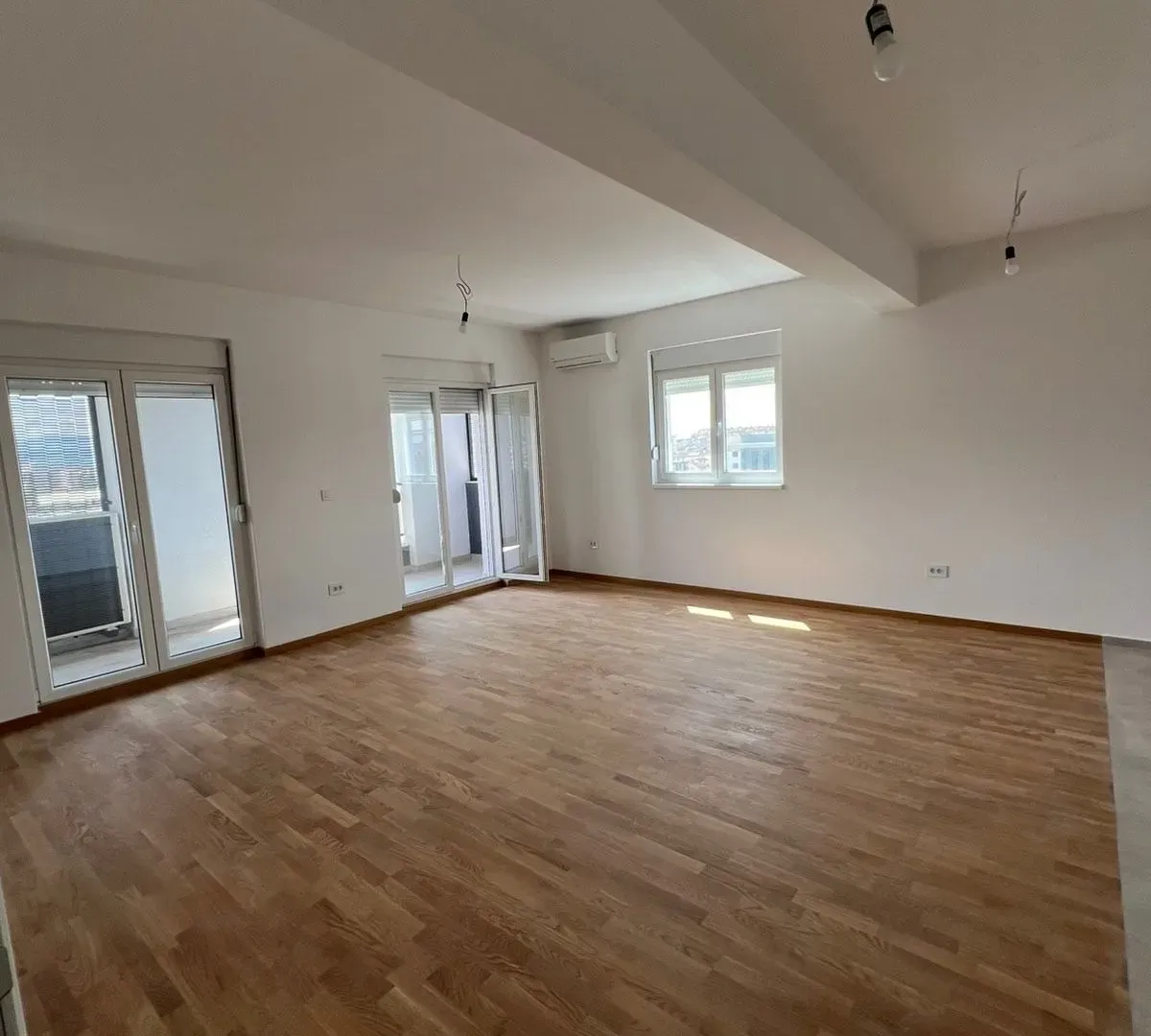 Prodaja, trosoban stan, 104m², Stari Aerodrom, Podgorica