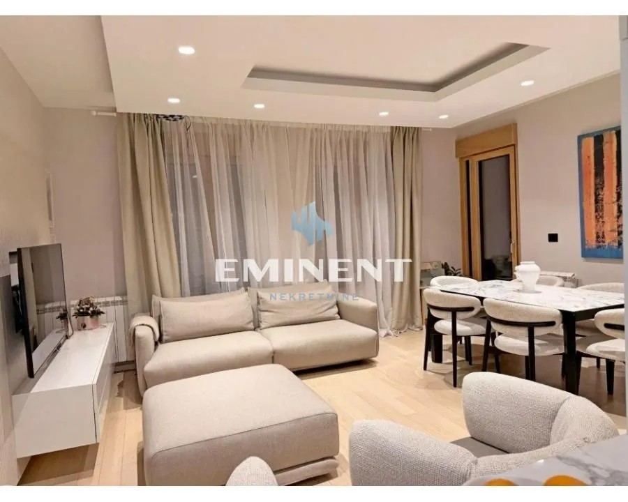 Izdavanje, trosoban stan, 103m², Stari Grad, Beograd