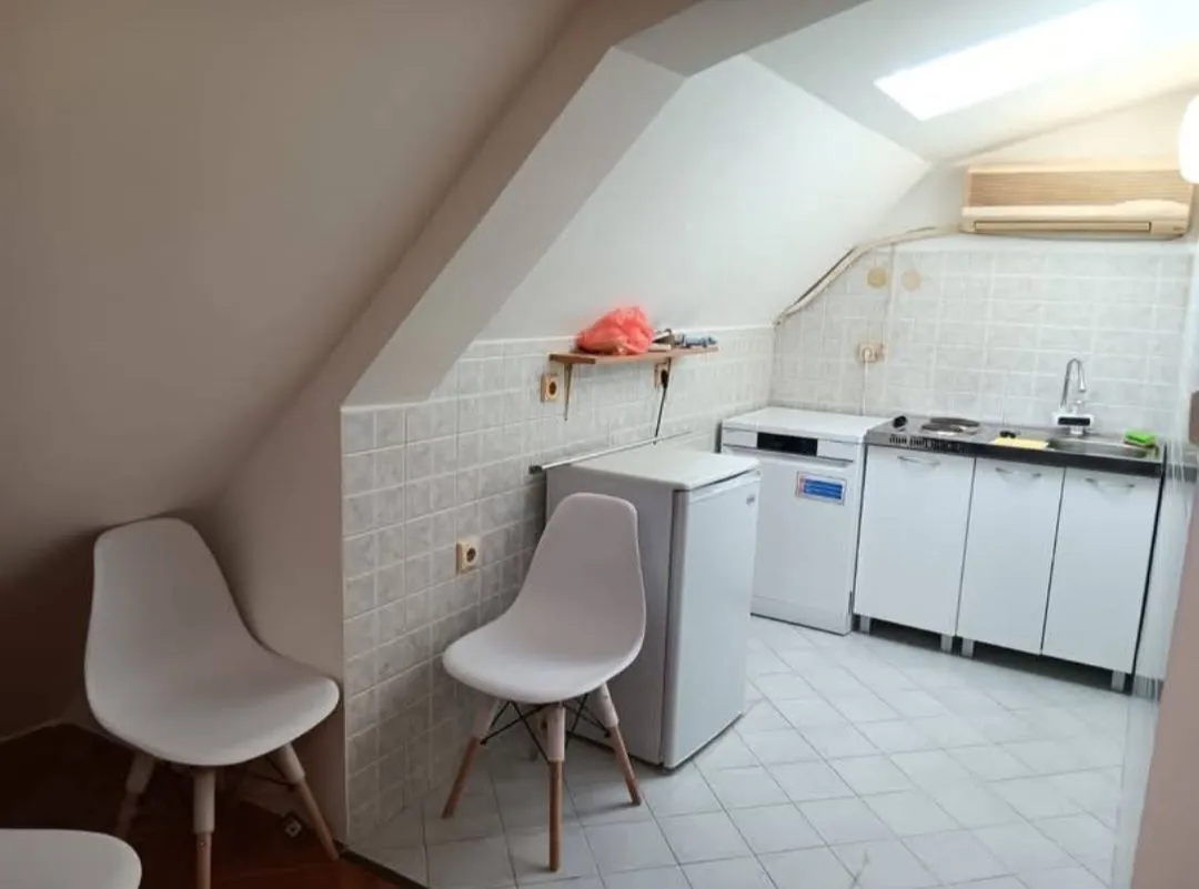 Izdavanje, garsonjera, 25m², Stara Varoš, Podgorica