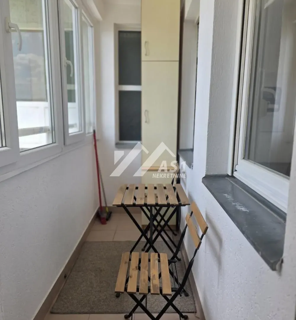 Izdavanje, jednosoban stan, 27m², Bulevar Oslobodjenja, Novi Sad Sve Podlokacije