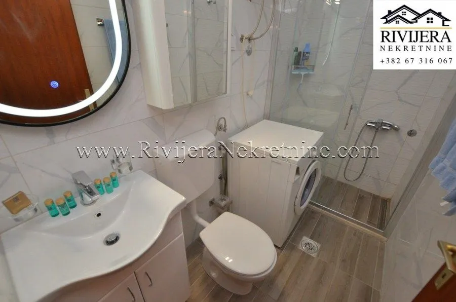 Prodaja, dvosoban stan, 60m², Baošići, Herceg Novi
