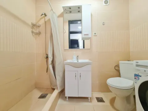 Izdavanje, jednosoban stan, 59m², Blok 5, Podgorica - image 2