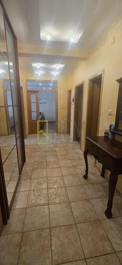 Prodaja, trosoban stan, 109m², Preko Morače, Podgorica