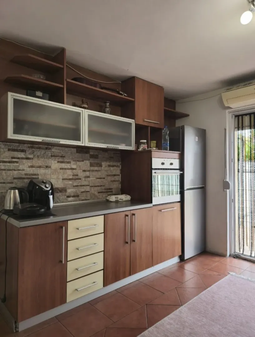 Prodaja, kuća, 289m², Tološi, Podgorica