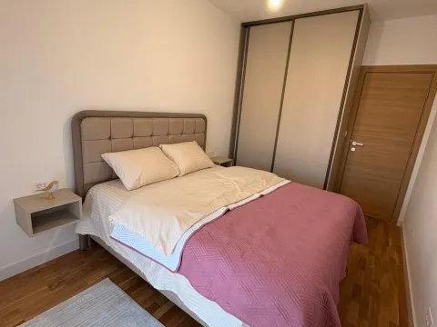 Rent, one bedroom apartment, 48m², Cetinje, Crna Gora - image 7