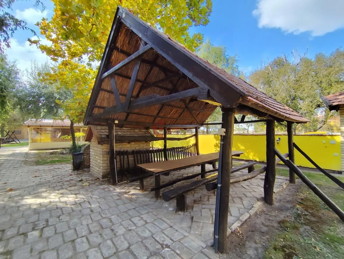 Prodaja, ugostiteljski objekat, 196m², Horgoš, Kanjiža
