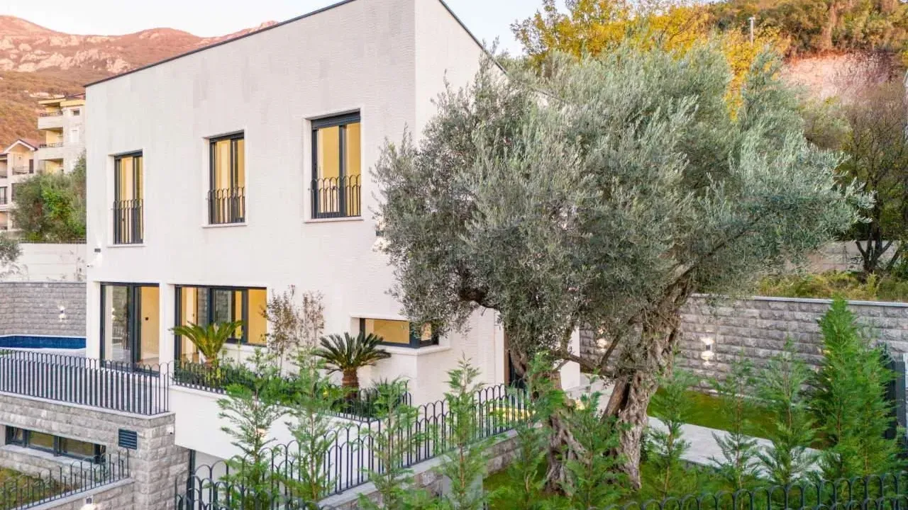 Prodaja, kuća, 240m², Kamenovo, Budva