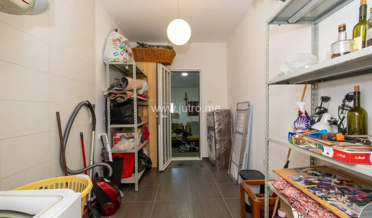 Rent, house, 200m², Spuž, Danilovgrad