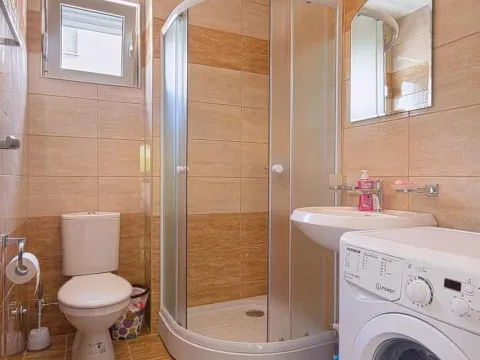 Rent, one bedroom apartment, 41m², Budva, Crna Gora - image 6