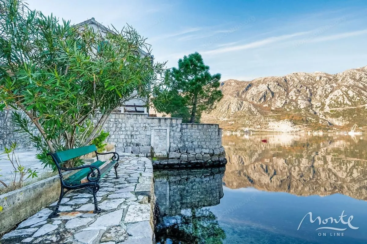 Prodaja, kuća, 333m², Kostanjica, Kotor