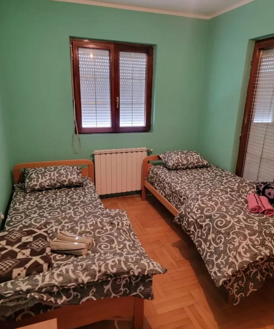 Rent, house, 130m², Zlatica, Podgorica