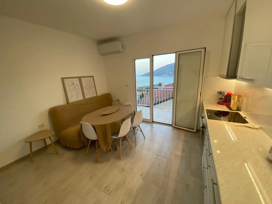 Prodaja, trosoban stan, 131m², Igalo, Herceg Novi