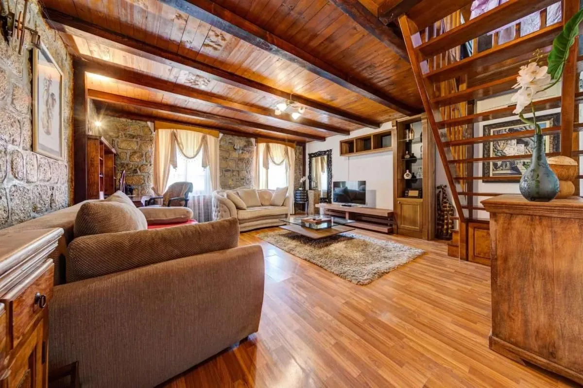 Rent, one bedroom apartment, 100m², Kotor, Crna Gora