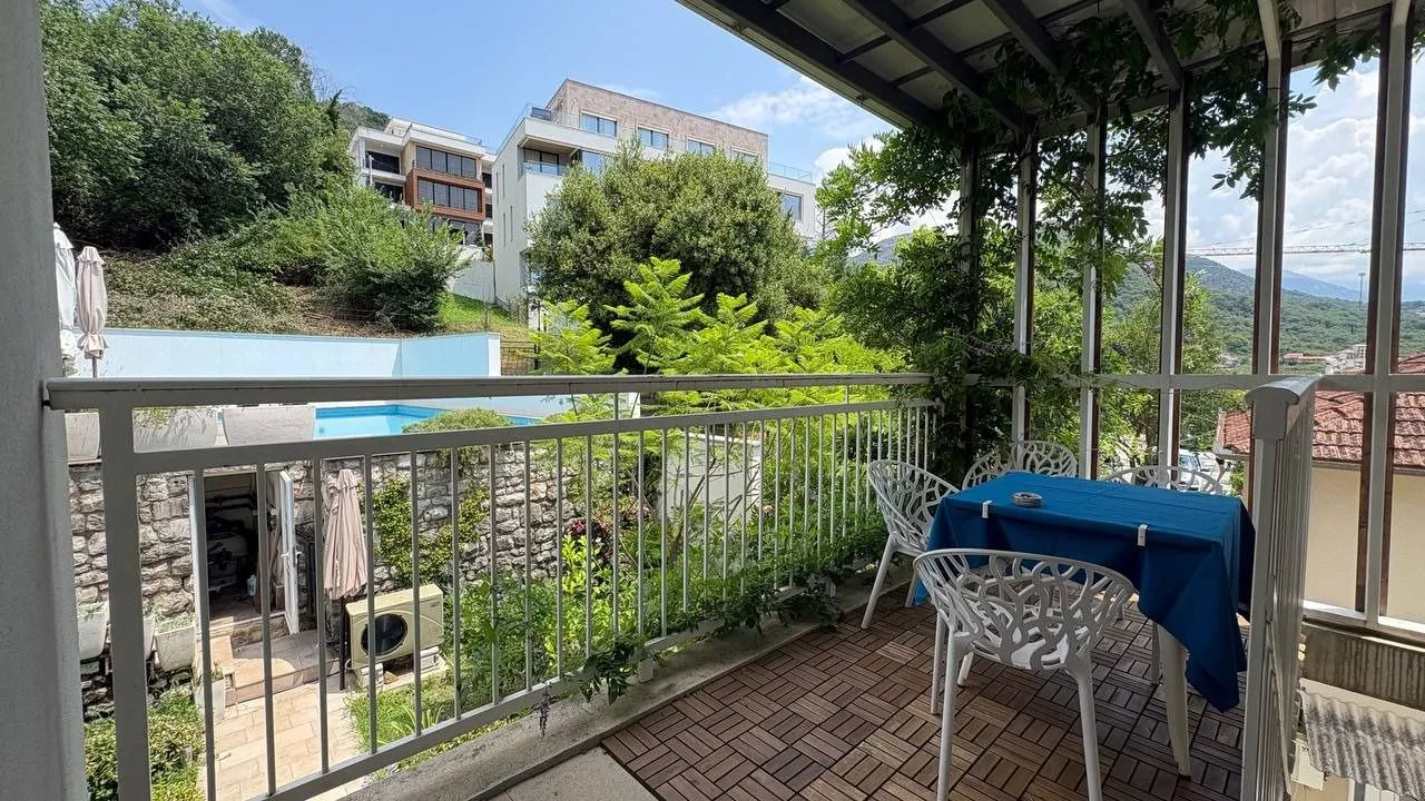 Rent, two bedroom apartment, 100m², Tivat, Crna Gora