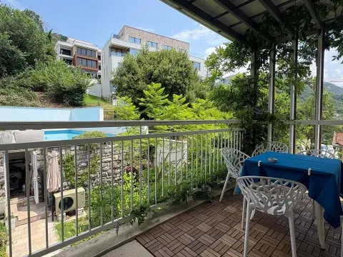 Rent, two bedroom apartment, 100m², Tivat, Crna Gora - image 17