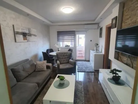 Izdavanje, dvosoban stan, 43m², Bulevar Evrope, Novi Sad Sve Podlokacije - image 2