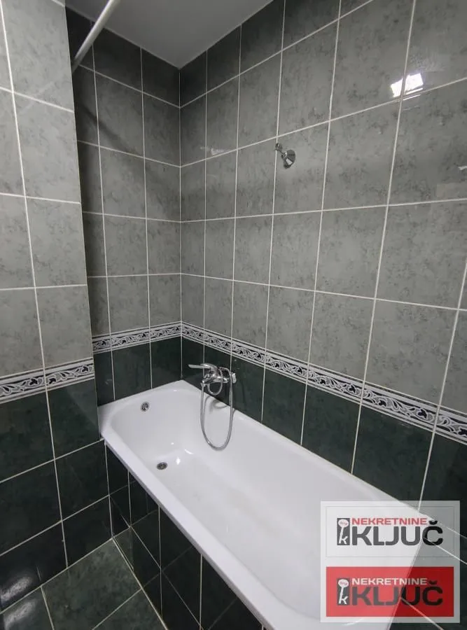 Prodaja, dvosoban stan, 40m², Grbavica, Novi Sad Sve Podlokacije