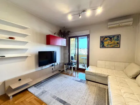 Prodaja, jednosoban stan, 47m², Stari Aerodrom, Podgorica - image 1