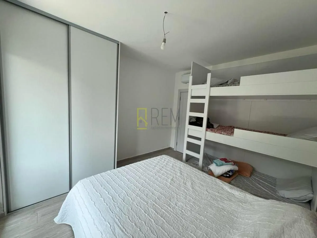 Sale, two bedroom apartment, 90m², Bečići, Budva