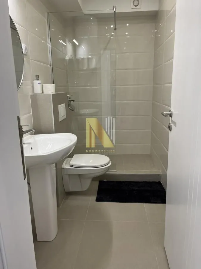 Prodaja, četvorosoban stan, 101m², Salajka, Novi Sad Sve Podlokacije