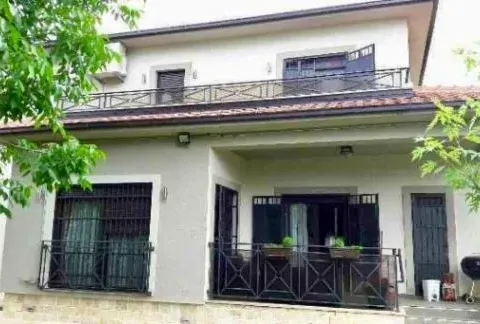 Izdavanje, kuća, 1000m², Tološi, Podgorica - image 2