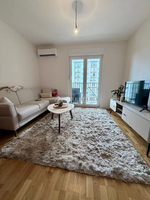 Rent, one bedroom apartment, 40m², Pobrežje, Podgorica