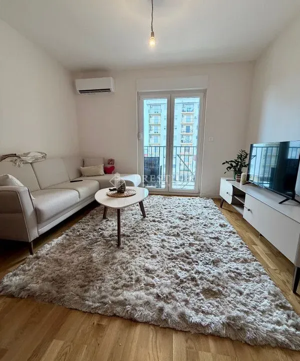 Rent, one bedroom apartment, 40m², Pobrežje, Podgorica