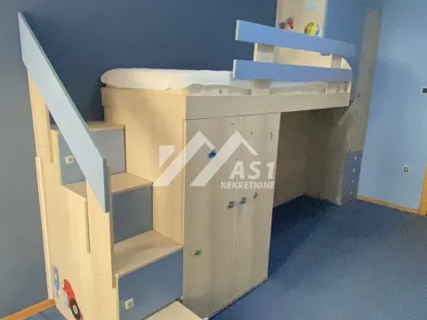 Izdavanje, četvorosoban stan, 100m², Centar, Novi Sad - image 5