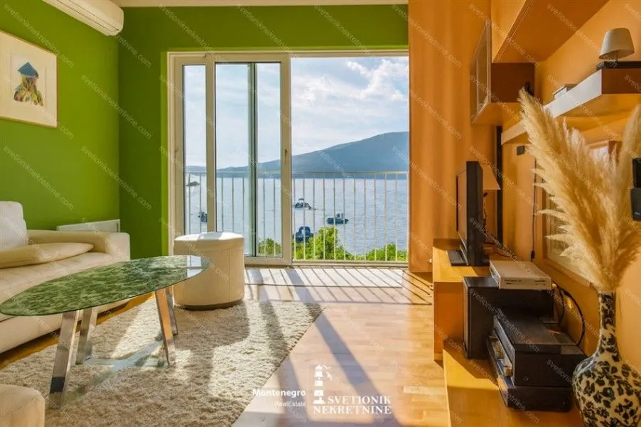 Prodaja, jednosoban stan, 42m², Đenovići, Herceg Novi