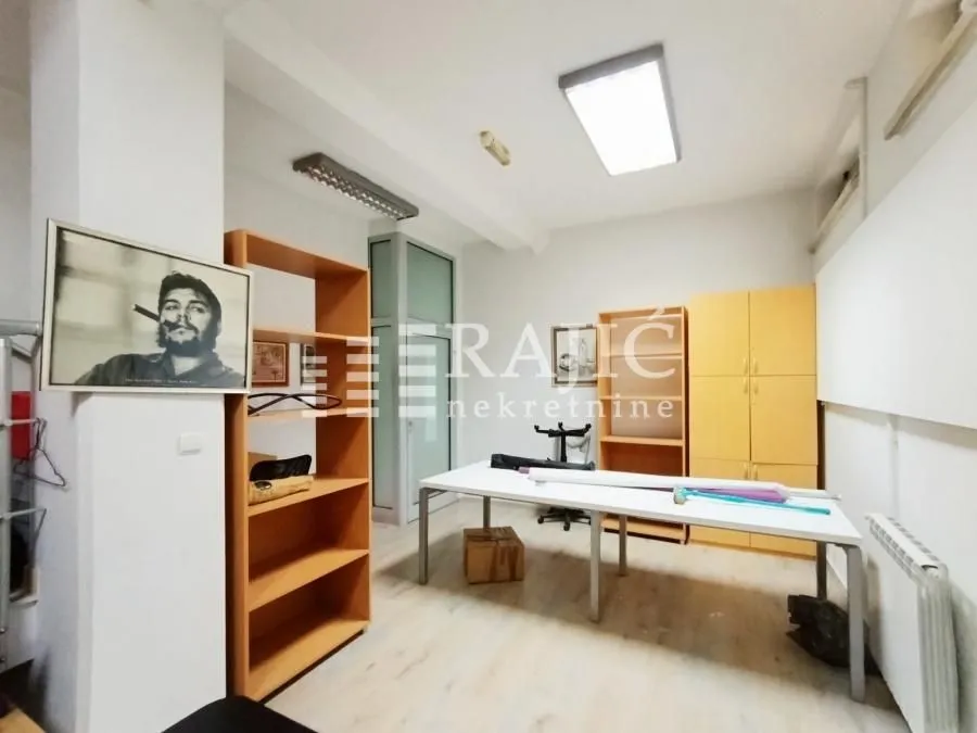 Rent, office space, 145m², Slavija, Vračar Sve Podlokacije