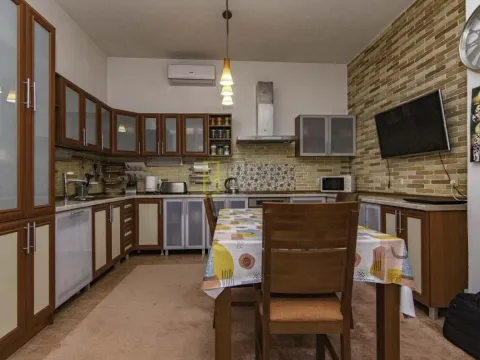 Prodaja, kuća, 400m², Danilovgrad, Crna Gora - image 9