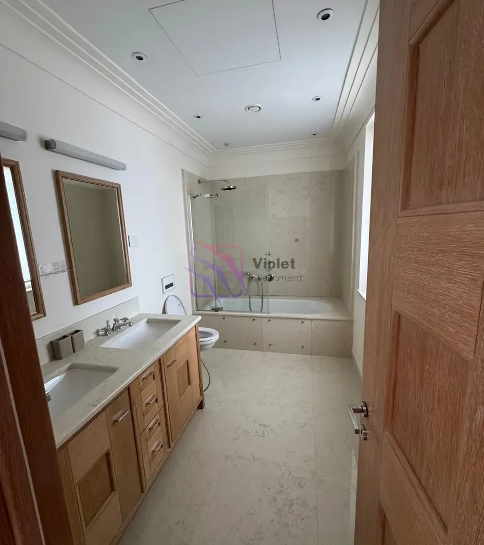 Rent, four bedroom apartment, 240m², Porto Montenegro, Tivat