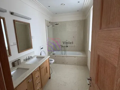 Izdavanje, četvorosoban stan, 240m², Porto Montenegro, Tivat - image 7