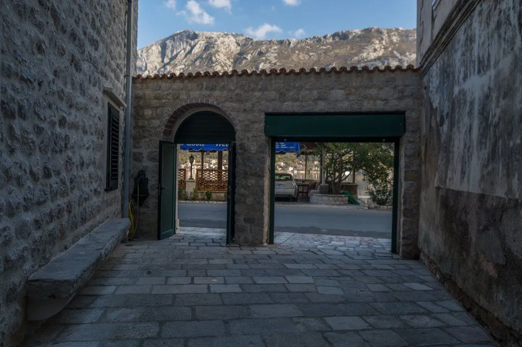 Sale, house, 355m², Prčanj, Kotor