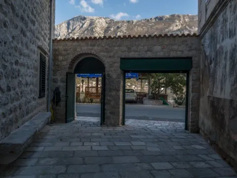 Sale, house, 355m², Prčanj, Kotor - image 13