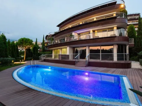 Prodaja, dvosoban stan, 182m², Budva, Crna Gora - image 11