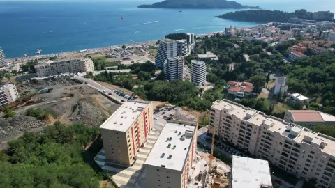Sale, one bedroom apartment, 43m², Bečići, Budva - image 3