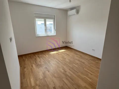 Prodaja, trosoban stan, 104m², Stari Aerodrom, Podgorica - image 4