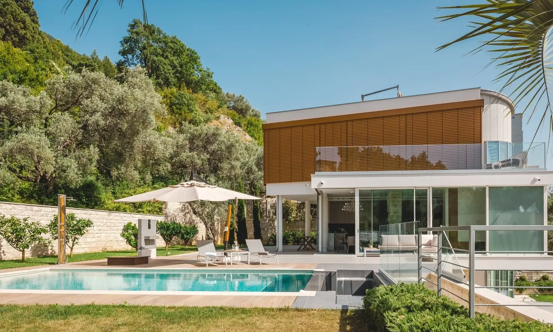 Izdavanje, kuća, 749m², Crvena Glavica, Budva