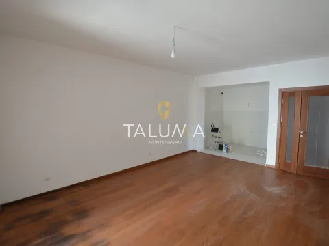 Sale, two bedroom apartment, 69m², Momišići, Podgorica