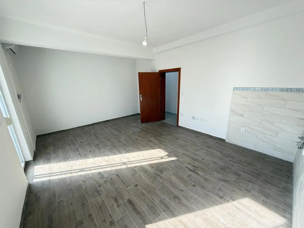 Prodaja, dvosoban stan, 88m², Šušanj, Bar