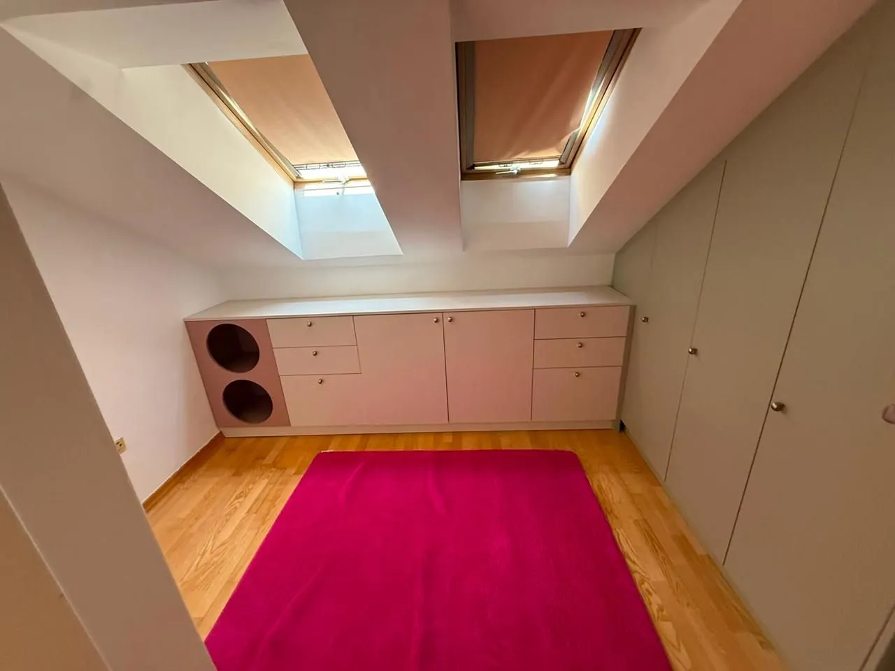 Izdavanje, dvosoban stan, 83m², Preko Morače, Podgorica