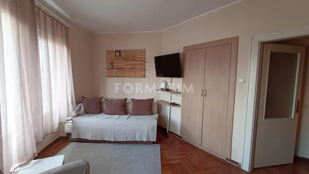 Izdavanje, stan, 23m², Kalenić Pijaca, Vračar Sve Podlokacije