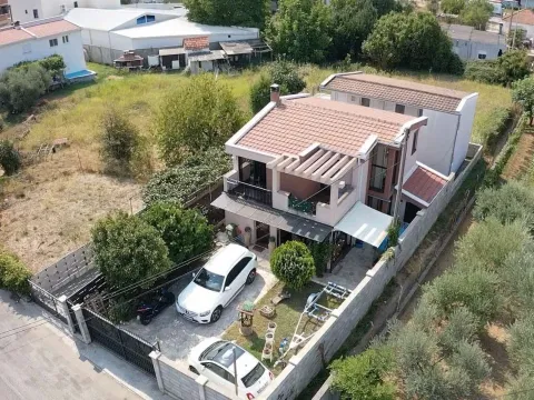 Prodaja, kuća, 130m², Polje, Bar