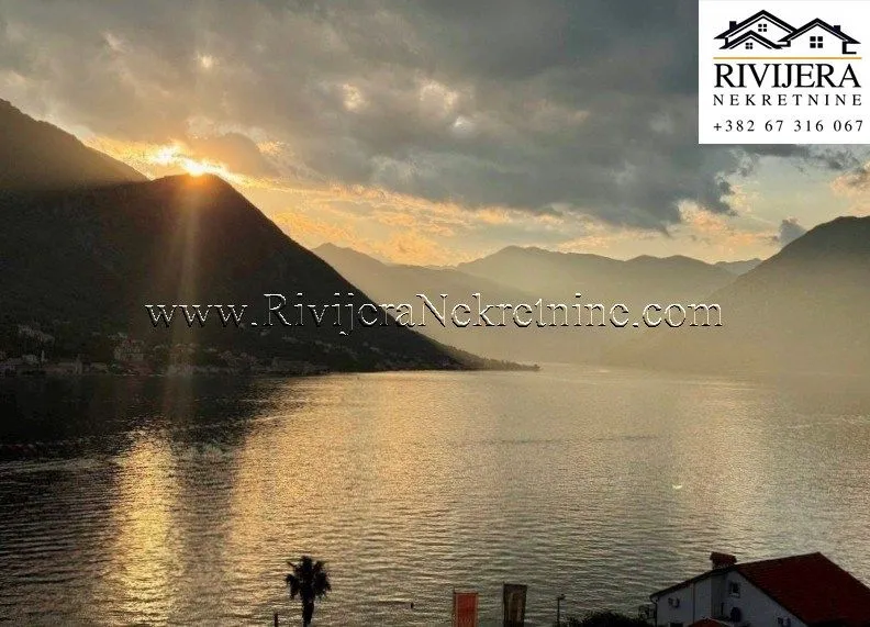 Sale, two bedroom apartment, 85m², Dobrota, Kotor