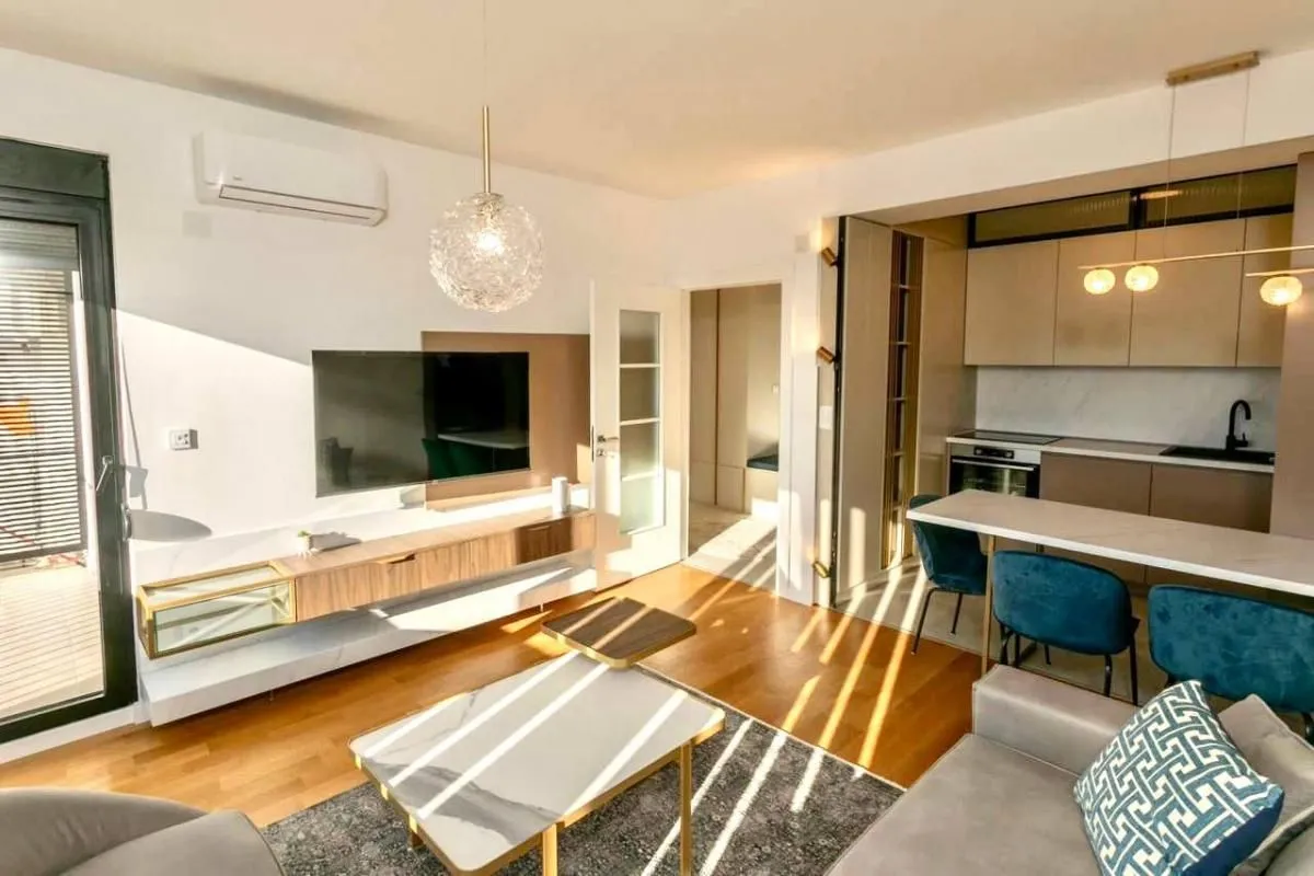 Rent, one bedroom apartment, 50m², Centar, Tivat